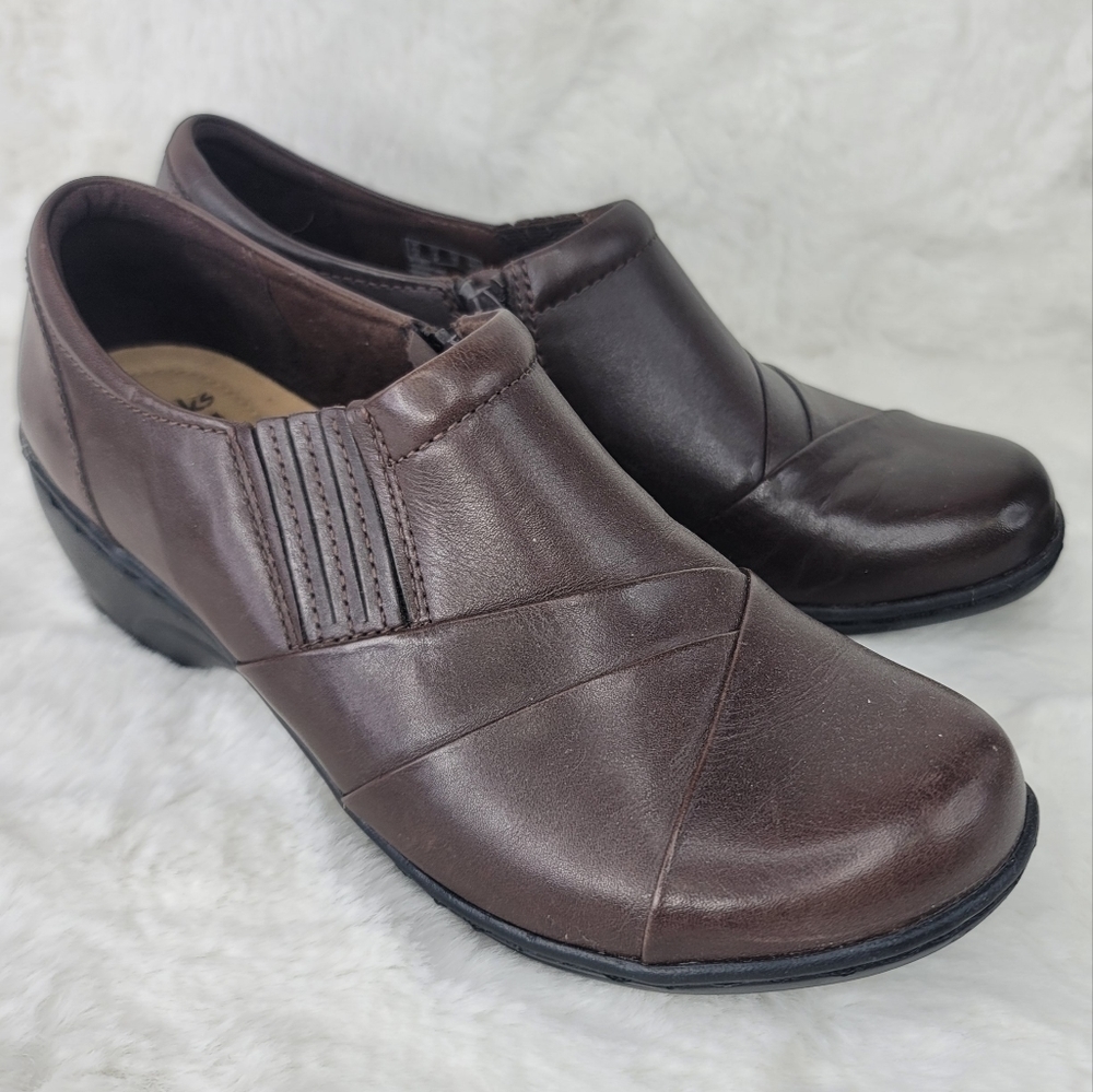 Clark's Comfortable Shoes Booties Memmory Foam Size 8